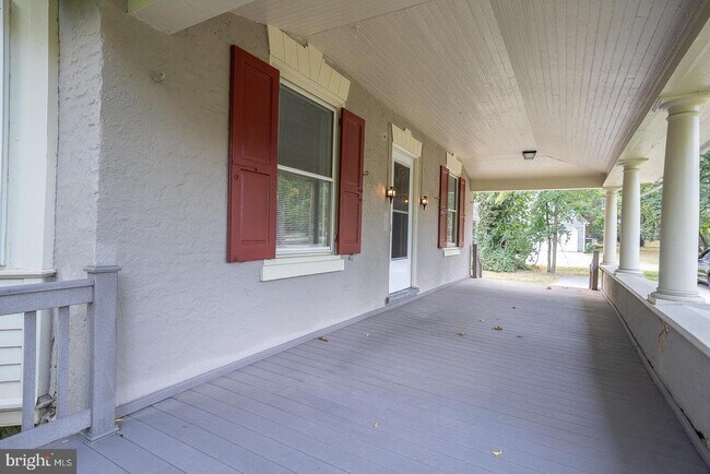 Foto del edificio - 211 Pennswood Rd