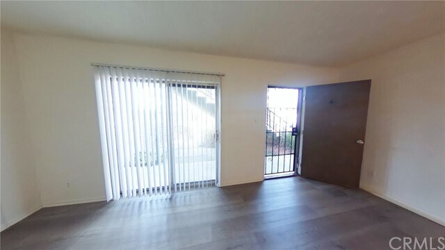 Foto del edificio - 2025 E Whiting Ave