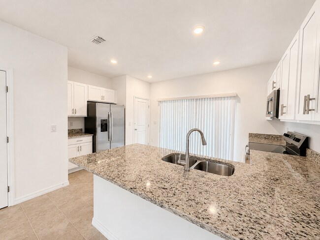 Building Photo - Sabal Terrace Townhomes - New Construction