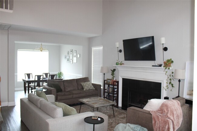 Building Photo - 7018 Crystal Dowels Dr