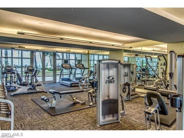 Foto del edificio - 3000 Oasis Grand Blvd