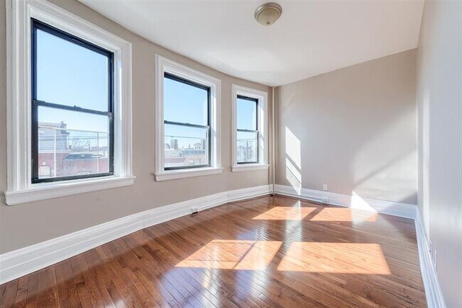 Foto del edificio - 134 Clifton Pl