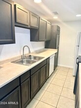 Building Photo - 424 W Brown Rd