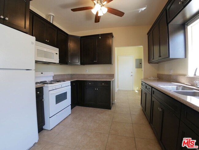 Foto del edificio - 2928 Walton Ave