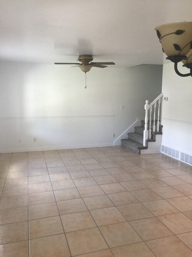 Building Photo - 1465 S Red Maple Ct