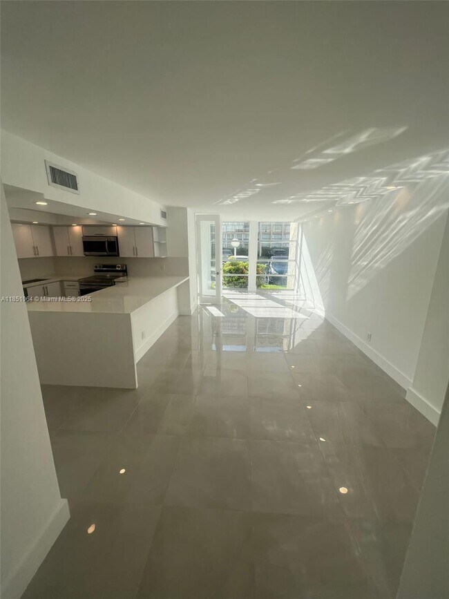 Foto del edificio - 701 Three Islands Boulevard