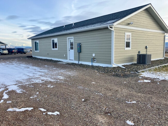 Foto del edificio - 340 Brownstone Rd