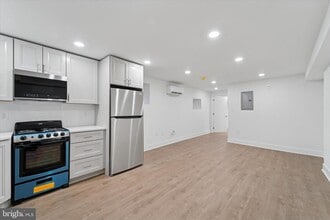Building Photo - 812 W Roosevelt Blvd