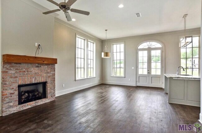 Foto del edificio - 10851 Cane Mill Ln