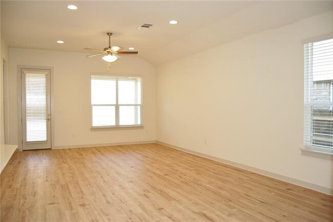 Building Photo - 640 Peace Pipe Way