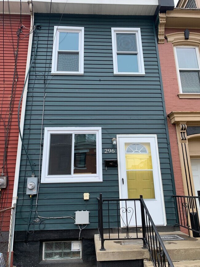 Foto del edificio - Beautiful 2 Bed - 2 Bathroom Home in Lawrenceville