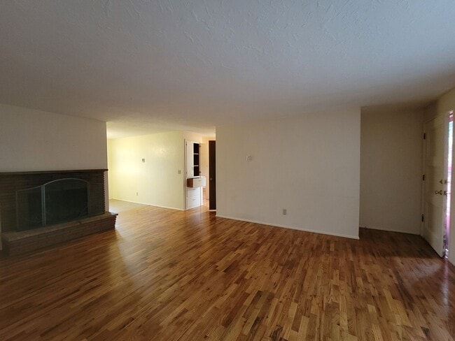 Photo - 01012 Apartment