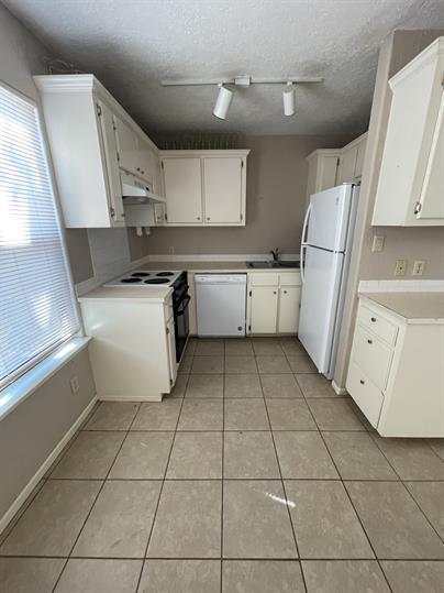 Foto del edificio - Cozy 1-Bedroom Haven on Friendship Ln - Yo...