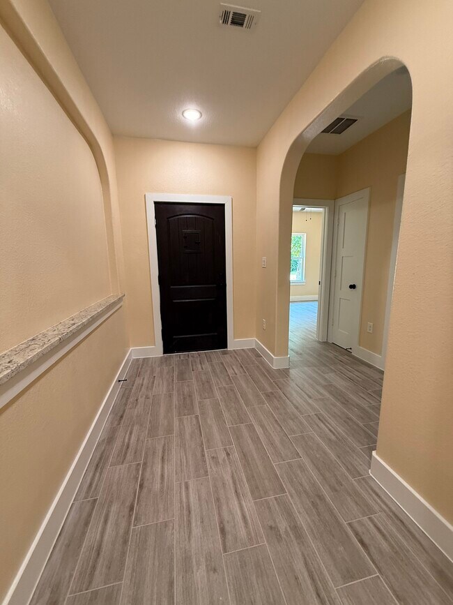 Foto del edificio - 14844 Coaltown Rd