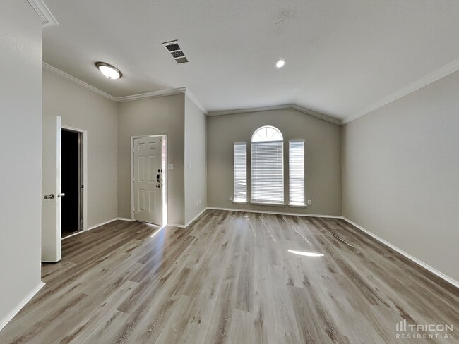 Building Photo - 720 Rowdy Dr