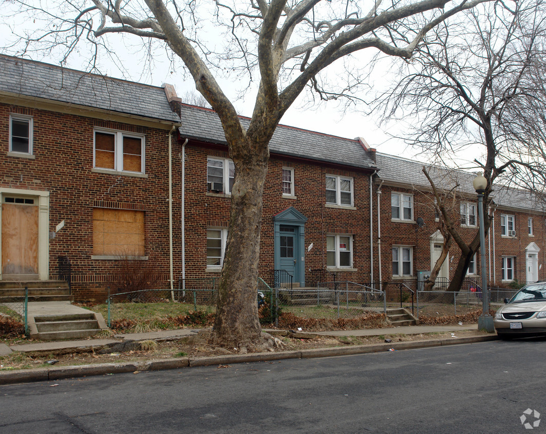 Primary Photo - 1325 Orren St NE