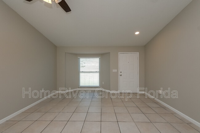 Building Photo - 13424 Silvercreek Dr