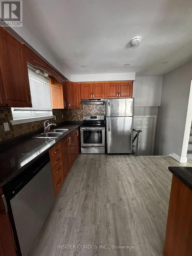 Building Photo - 49 Doncaster Dr