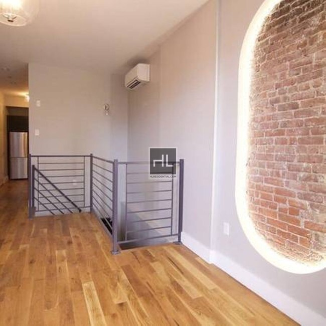 Foto del edificio - SPENCER COURT
