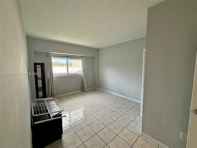 Photo - 1960 Marseille Dr Apartment