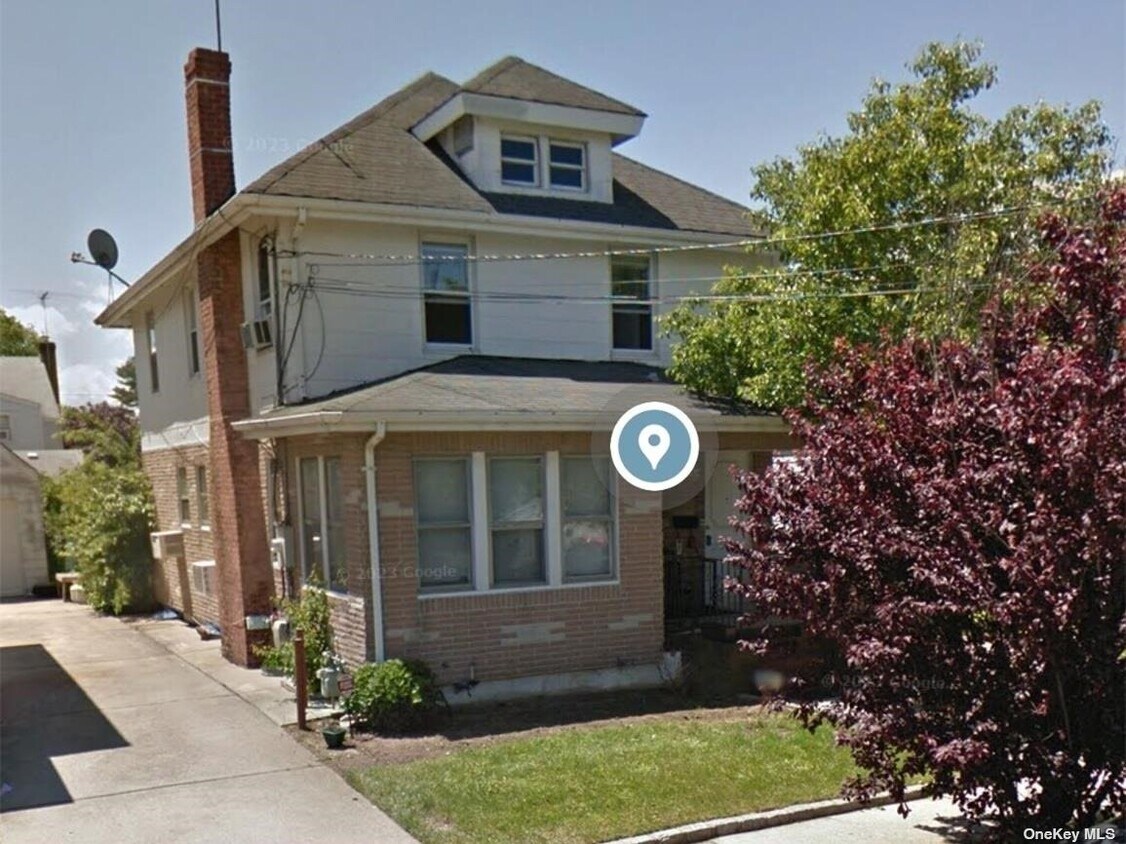 Primary Photo - 8 Elm St