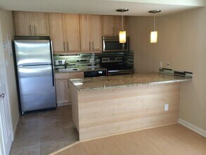 Building Photo - 7685 Northcross Dr