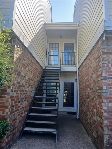 Building Photo - 9601 Forest Ln