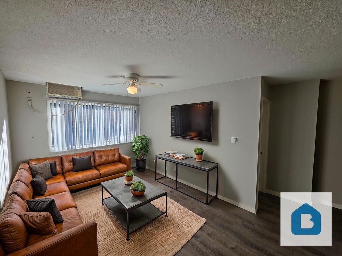 Foto principal - 233 E Arvada St