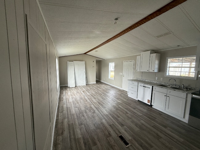 Foto del edificio - 80 Redwood Ln