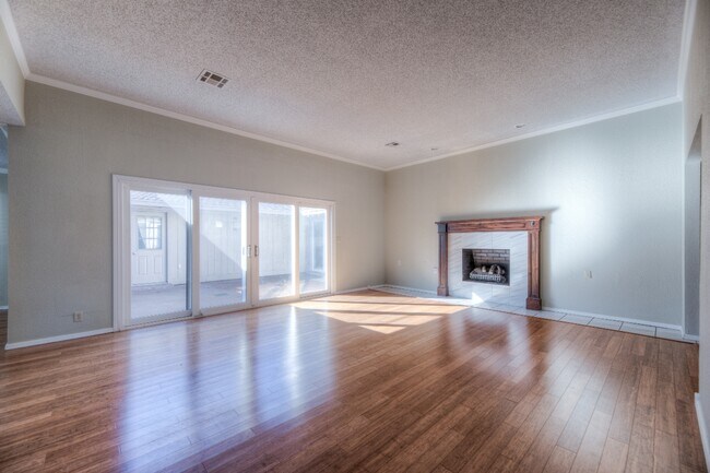 Building Photo - 7114 E 90th Pl