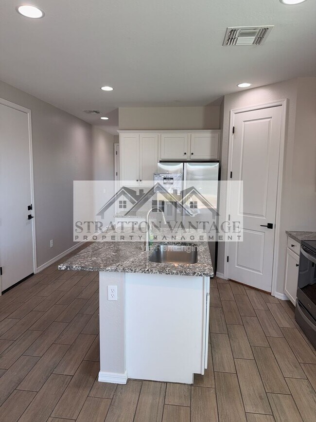 Foto del edificio - 36005 W San Clemente Ave