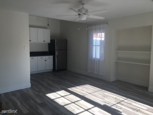 Foto del edificio - 2 br, 2 bath Apartment - 2625 La Salle Ave