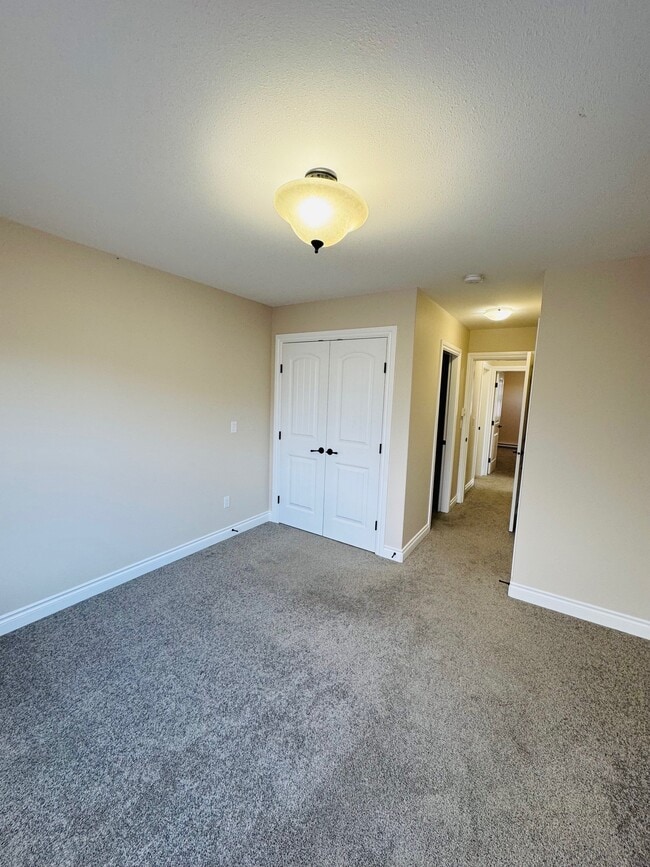 Photo du bâtiment - 8306-8387 87 Ave