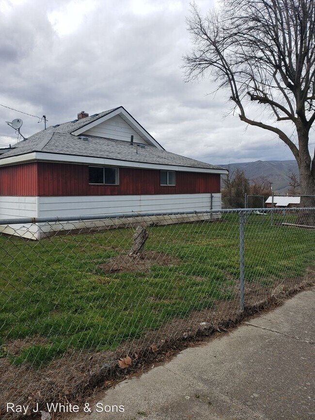 Foto del edificio - 2 br, 1 bath House - 1526 19TH AVE