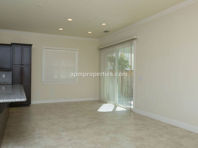 Building Photo - Desirable 4 Bedrooms + Bonus, 4.5 Baths, Gale Ranch in San Ramon!