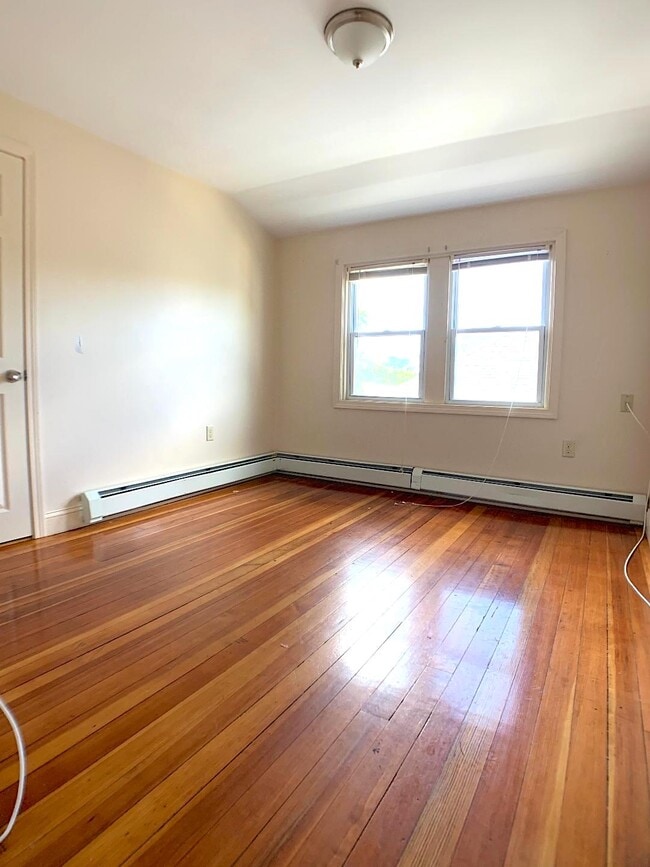 170 Sumter St Unit 170 Sumter St, Providence, RI 02907 Apartments in