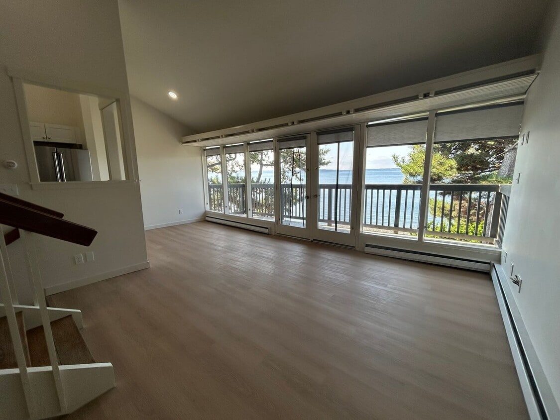 Photo - 2 Bedrooms on the Beach, W/D in Unit, Incredible view!