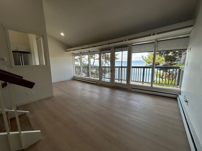 Photo - 3805 Beach Dr SW Apartment