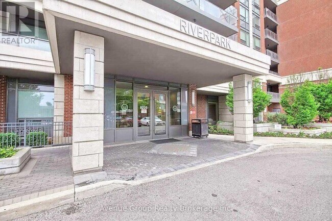 Photo du bâtiment - 8228 Birchmount Rd