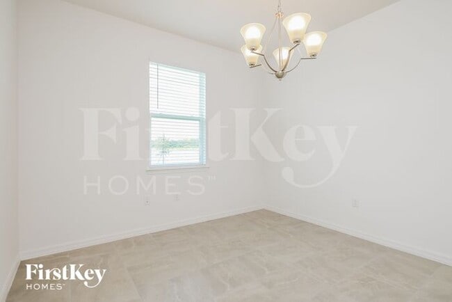 Foto del edificio - 3208 John Young Pkwy