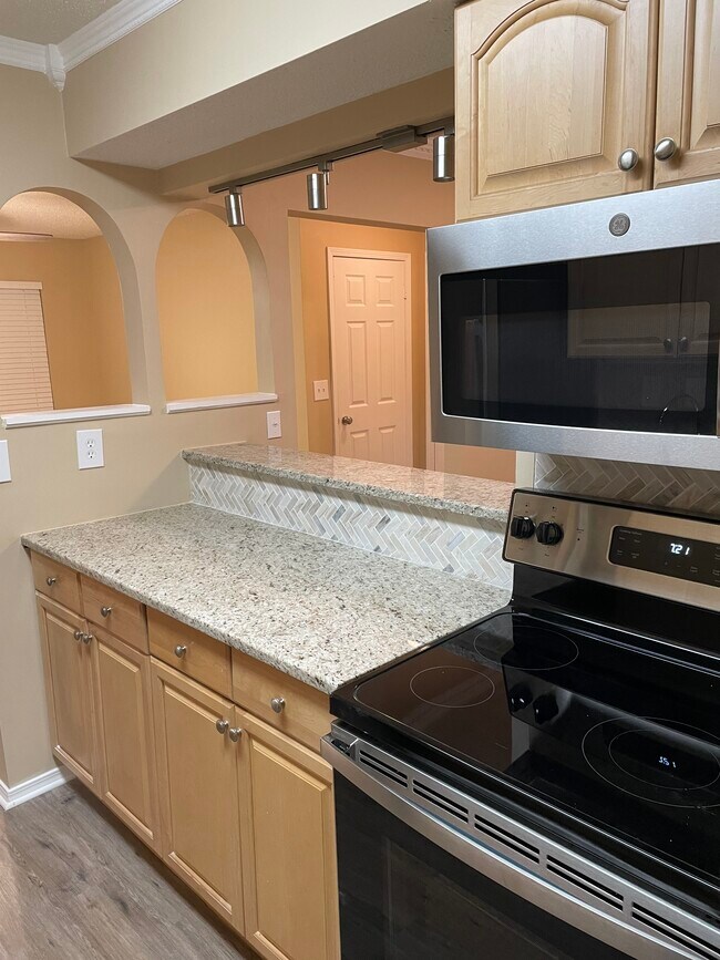 Kitchen - View 3 - 1311 Old Hammond Chase