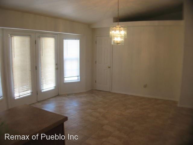 Building Photo - 3 br, 2 bath House - 1137 E. SAPINERO