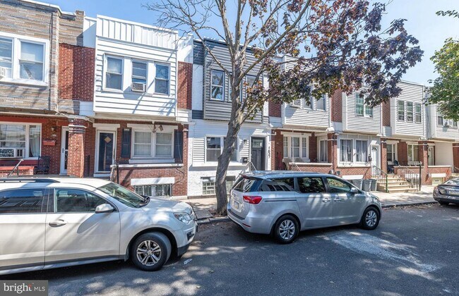 Building Photo - 1537 S Myrtlewood St