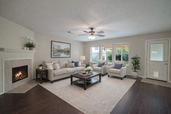 Building Photo - 8315 Cardamon Ln