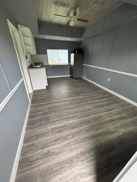 Building Photo - 1064 N Tamiami Trl