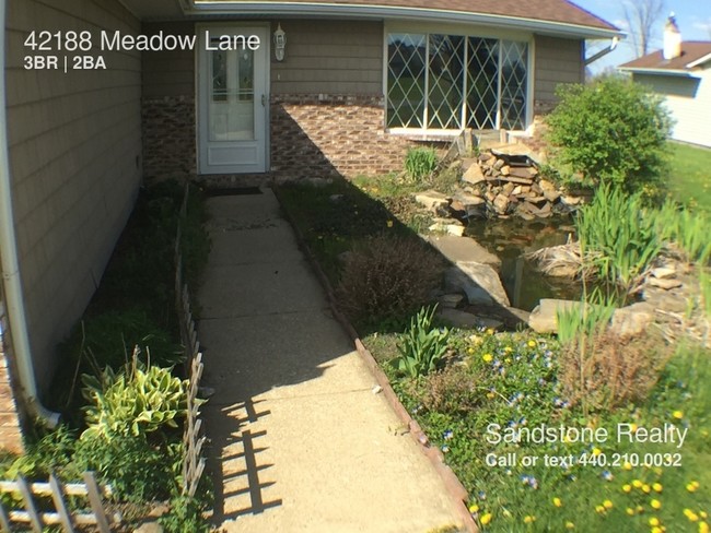Foto del edificio - 42188 Meadow Ln