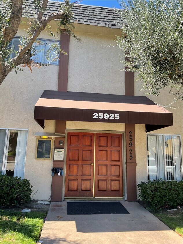 Foto principal - 25925 Narbonne Ave