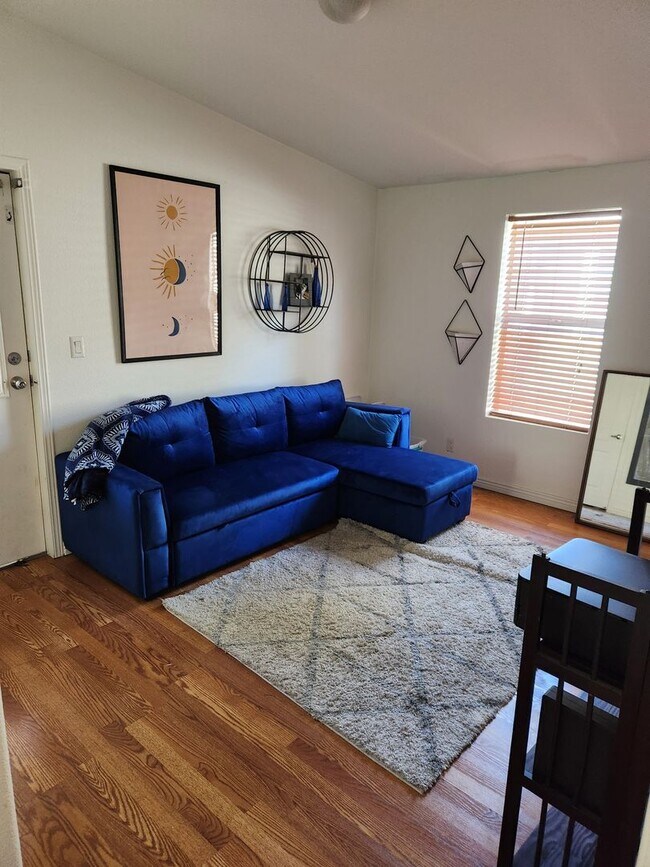 Foto del edificio - LEASE TAKEOVER_Move-in ready Home in Railroad Springs