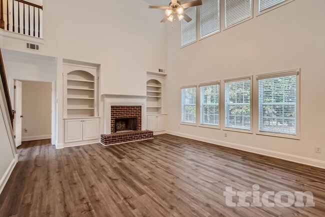 Building Photo - 612 Peach Pl