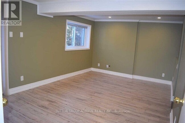 Building Photo - 57 Maplegrove Ave